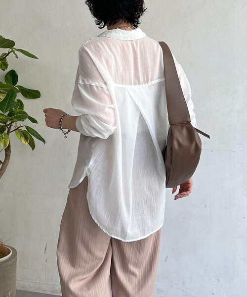 un dix cors(アンディコール)の「ボイルシャンブレーシャツ(シャツ/ブラウス・レディース・グレイッシュベージュ/サックスブルー/イエロー/オフホワイト・FREE)」の7枚目の写真