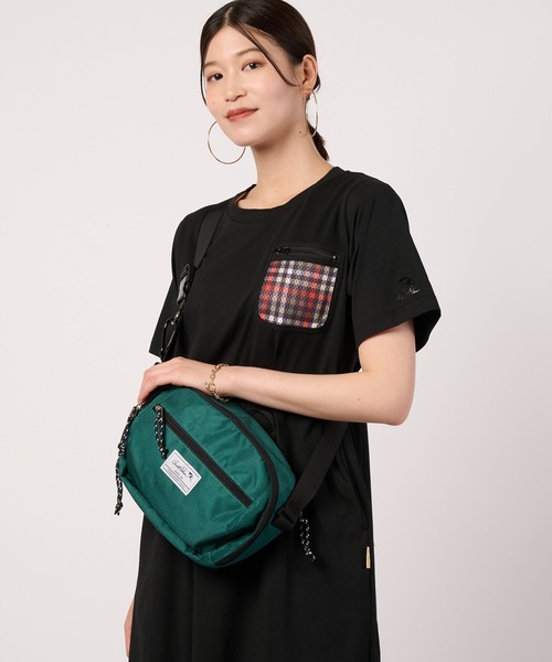 Arnold Palmer(アーノルドパーマー)の「タウン&レジャー ポケットメッシュ Tシャツワンピース(ワンピース・レディース・ブラック/ライトグリーン/ベージュ・L/M/S)」の4枚目の写真