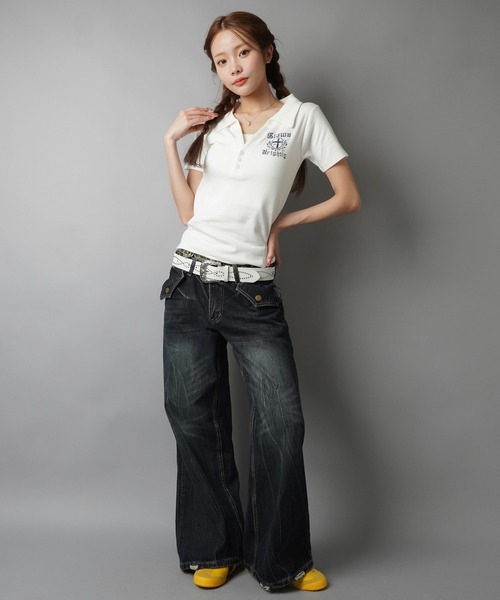 SPINNS（スピンズ）の「視線集める旬トップス★スキッパーネック半袖ポロシャツ/バックロゴ/バディガール（ポロシャツ・レディース・グレー/ネイビー/レッド/オフホワイト・ONESIZE）」の11枚目の写真