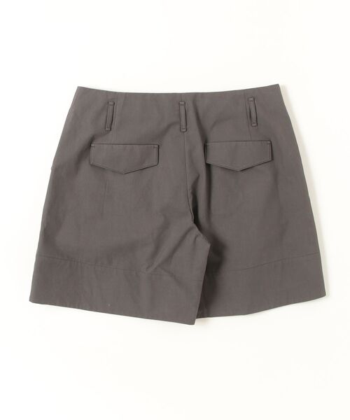 LOW CLASSIC(ロウ クラシック)の「TUCK POINT TURN-UP SHORTS(その他パンツ・レディース・チャコール/カーキ/ライトグレー・L/M/S)」の10枚目の写真