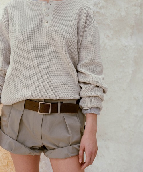 LOW CLASSIC(ロウ クラシック)の「TUCK POINT TURN-UP SHORTS(その他パンツ・レディース・チャコール/カーキ/ライトグレー・L/M/S)」の12枚目の写真