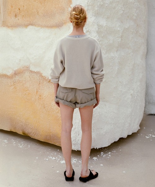 LOW CLASSIC(ロウ クラシック)の「TUCK POINT TURN-UP SHORTS(その他パンツ・レディース・チャコール/カーキ/ライトグレー・L/M/S)」の15枚目の写真