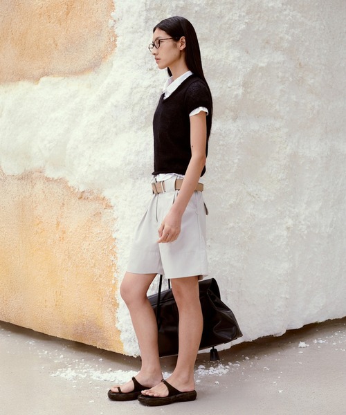 LOW CLASSIC(ロウ クラシック)の「TUCK POINT TURN-UP SHORTS(その他パンツ・レディース・チャコール/カーキ/ライトグレー・L/M/S)」の7枚目の写真