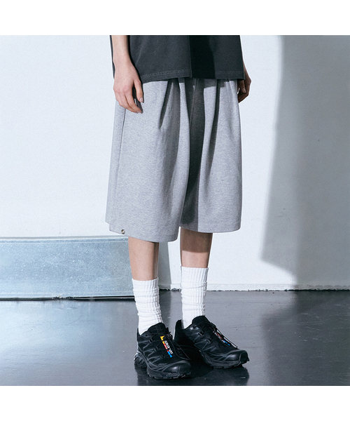 GAKKAI UNIONS(ガッカイユニオンズ)の「サイドスナップピンタックバミューダパンツグレー(その他パンツ・レディース・その他・SMALL/MEDIUM/LARGE)」の1枚目の写真
