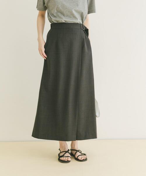 ITEMS URBANRESEARCH(アイテムズ アーバンリサーチ)の「『イージーケア/接触冷感/UVカット』SMOOTH LINEN TOUCH ラップスカート(スカート・レディース・カーキ/キャメル/チャコールグレー・FREE)」の4枚目の写真