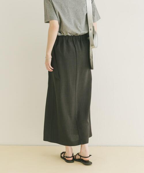 ITEMS URBANRESEARCH(アイテムズ アーバンリサーチ)の「『イージーケア/接触冷感/UVカット』SMOOTH LINEN TOUCH ラップスカート(スカート・レディース・カーキ/キャメル/チャコールグレー・FREE)」の5枚目の写真