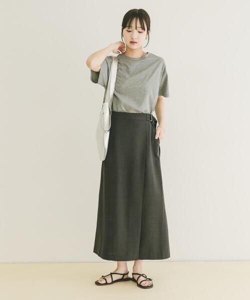 ITEMS URBANRESEARCH(アイテムズ アーバンリサーチ)の「『イージーケア/接触冷感/UVカット』SMOOTH LINEN TOUCH ラップスカート(スカート・レディース・カーキ/キャメル/チャコールグレー・FREE)」の6枚目の写真