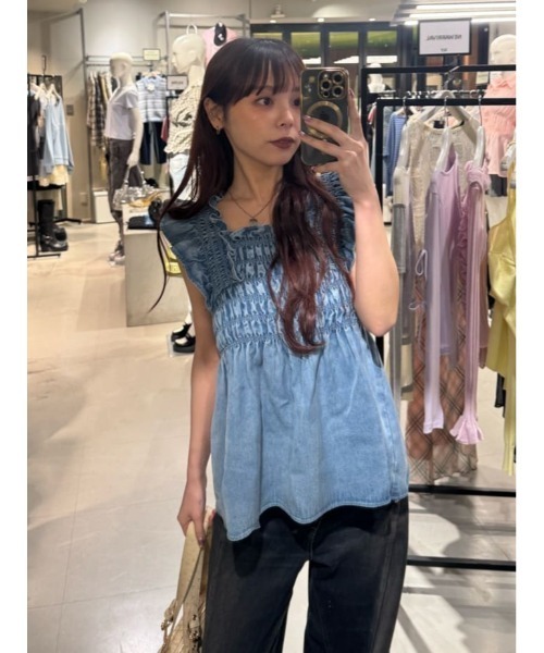 SLY(スライ)の「DENIM ARM FRILL TOPS デニムアームフリルトップス 春服 夏服(シャツ/ブラウス・レディース・ブルー/ライトブルー・FREE)」の5枚目の写真