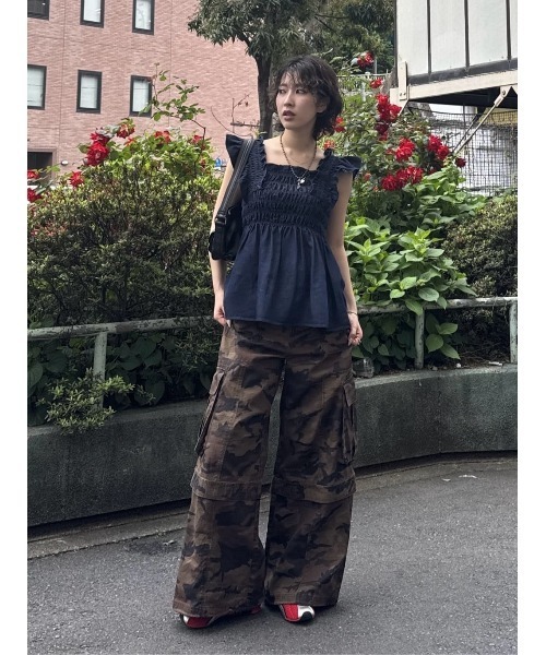 SLY(スライ)の「DENIM ARM FRILL TOPS デニムアームフリルトップス 春服 夏服(シャツ/ブラウス・レディース・ブルー/ライトブルー・FREE)」の7枚目の写真