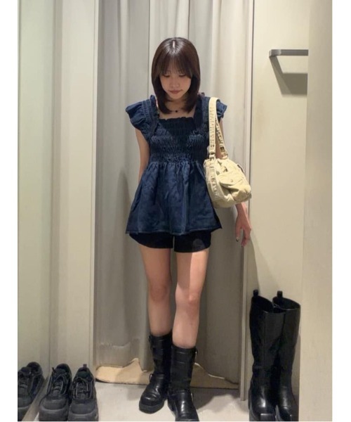 SLY(スライ)の「DENIM ARM FRILL TOPS デニムアームフリルトップス 春服 夏服(シャツ/ブラウス・レディース・ブルー/ライトブルー・FREE)」の9枚目の写真