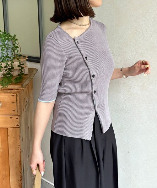 Thevon(ゼボン)の「アシメネックボタンデザイン半袖ニット(ニット/セーター・レディース・グレー/ブラック/アイボリー/イエロー・FREE)」の12枚目の写真