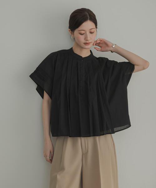 URBAN RESEARCH(アーバンリサーチ)の「ハーフスリーブタックショートシャツ(シャツ/ブラウス・レディース・ブラック/オフホワイト/ブルー系その他・FREE)」の20枚目の写真