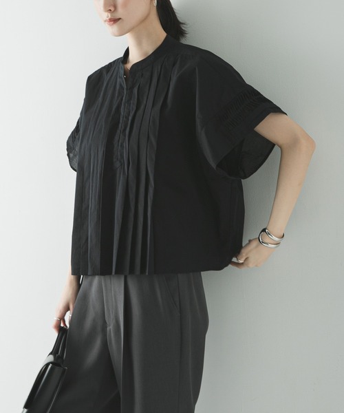 URBAN RESEARCH(アーバンリサーチ)の「ハーフスリーブタックショートシャツ(シャツ/ブラウス・レディース・ブラック/オフホワイト/ブルー系その他・FREE)」の12枚目の写真