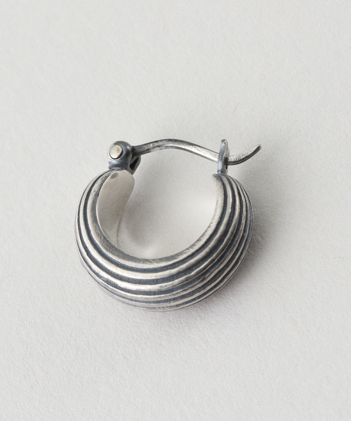 journal standard L'essage（ジャーナルスタンダードレサージュ）の「OCUCCI/オクチ Pierce Hoop-stripe ピアス（ピアス（両耳用）・レディース・シルバー・FREE）」の3枚目の写真