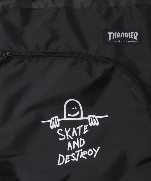 THRASHER(スラッシャー)の「軽量 プリントデザイン ナップサック A4対応(ロゴデザイン・ファイヤーロゴ・ゴンズ)(バックパック/リュック・メンズ・ブラック/ブラック系その他・FREE)」の3枚目の写真
