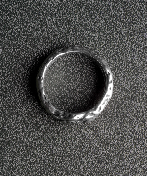 BUTTON SEOUL(ボタンソウル)の「ディストレスドロッククロスリング(リング・メンズ・その他・10号/13号/16号/19号/25号/22号)」の4枚目の写真