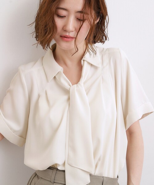 grove(グローブ)の「【洗える】チャーム付きマルチWAYボウタイブラウス(シャツ/ブラウス・レディース・ブラック系1/サックスブルー/オフホワイト/アイボリー系1・03/02/01/05/04)」の5枚目の写真