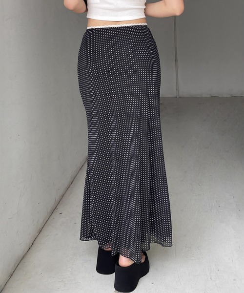GLAMOROUS JANE（グラマラスジェーン）の「ドット柄シフォンロングスカート（スカート・レディース・ブラック・S/M）」の4枚目の写真