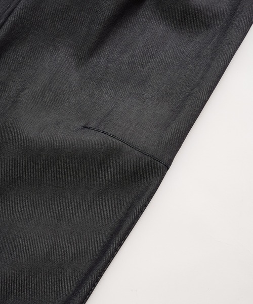 UNITED TOKYO（ユナイテッドトウキョウ）の「【数量限定】SUPIMA DENIM バギーパンツ　｜夏服/ワイド/ウエスト調節可/タック（デニムパンツ・メンズ・ブラック/ダークインディゴブルー・1/2）」の11枚目の写真