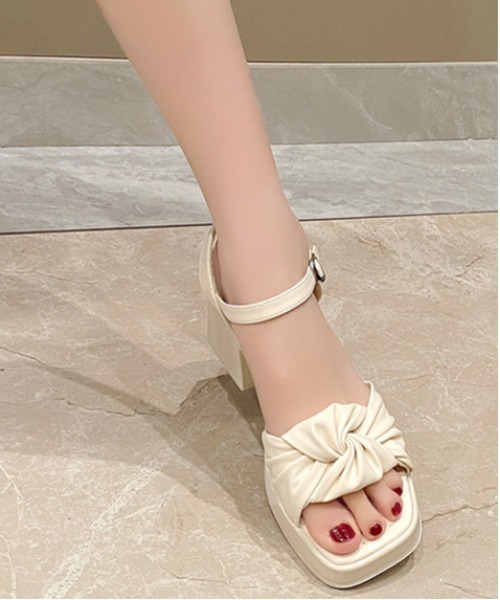gossip!ロサンゼルス(ゴシップロサンゼルス)の「【Y2Kガーリー】 クロスフリル厚底ストラップサンダル(サンダル・レディース・ブラック・S/M/L/XL)」の11枚目の写真
