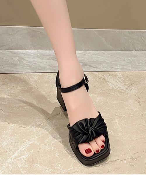 gossip!ロサンゼルス(ゴシップロサンゼルス)の「【Y2Kガーリー】 クロスフリル厚底ストラップサンダル(サンダル・レディース・ブラック・S/M/L/XL)」の9枚目の写真