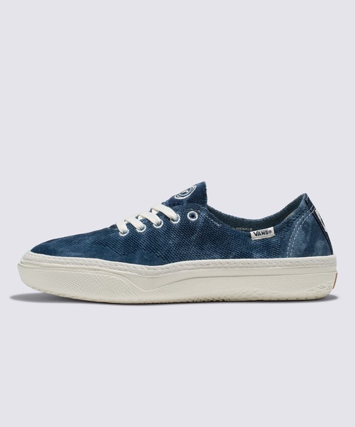 VANS(バンズ)の「サークルヴィー / UA Circle Vee OCEAN BLUE VN0A4BWLOBL1(スニーカー・メンズ・ブルー・4.5/4/5.5/5)」の1枚目の写真