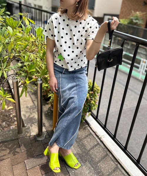 mi via loca(ミヴィアロカ)の「ドット柄コンパクト フライス TOPS(Tシャツ/カットソー・レディース・ブラック/オフホワイト・FREE)」の14枚目の写真