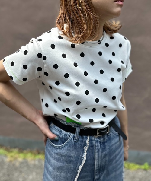 mi via loca(ミヴィアロカ)の「ドット柄コンパクト フライス TOPS(Tシャツ/カットソー・レディース・ブラック/オフホワイト・FREE)」の15枚目の写真