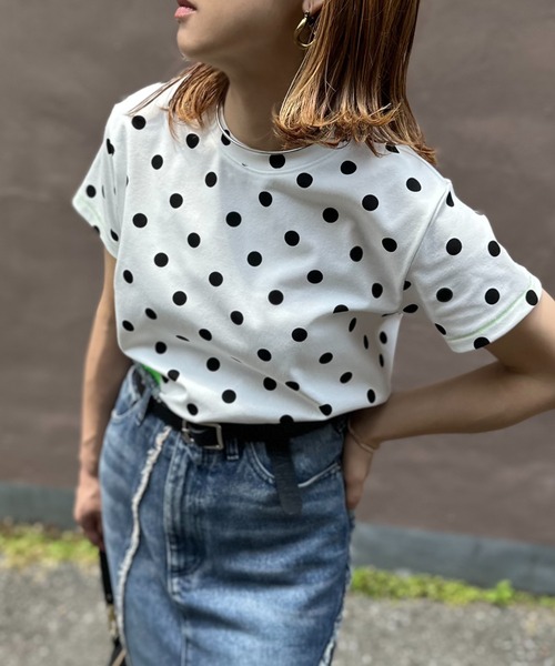 mi via loca(ミヴィアロカ)の「ドット柄コンパクト フライス TOPS(Tシャツ/カットソー・レディース・ブラック/オフホワイト・FREE)」の21枚目の写真