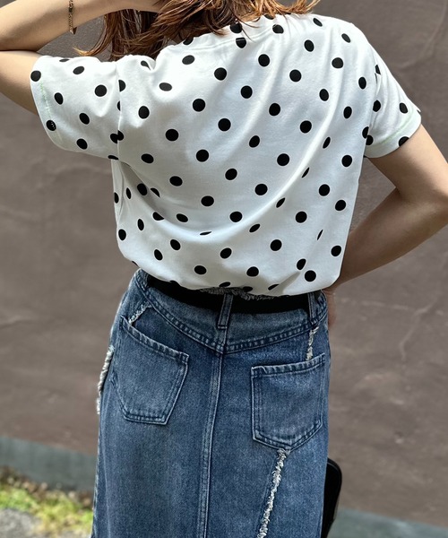 mi via loca(ミヴィアロカ)の「ドット柄コンパクト フライス TOPS(Tシャツ/カットソー・レディース・ブラック/オフホワイト・FREE)」の18枚目の写真