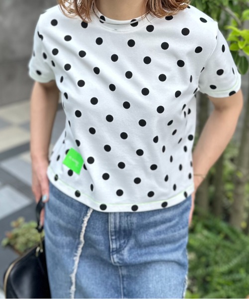 mi via loca(ミヴィアロカ)の「ドット柄コンパクト フライス TOPS(Tシャツ/カットソー・レディース・ブラック/オフホワイト・FREE)」の3枚目の写真