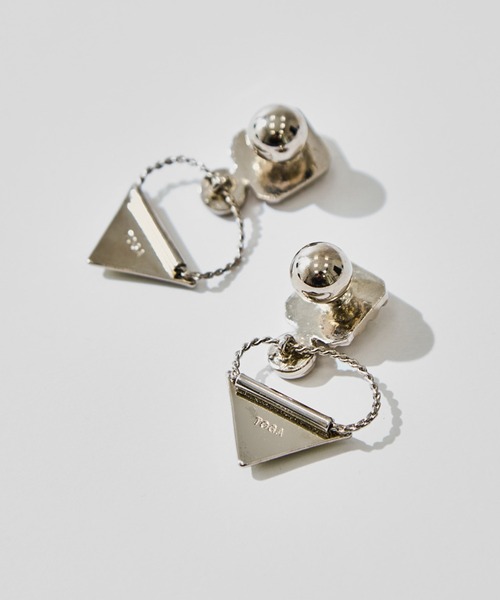 TOGA(トーガ)の「【TOGA PULLA/トーガプルラ】Triangle pierced earrings/トライアングルピアス(ピアス(両耳用)・レディース・シルバー/イエロー・FREE)」の5枚目の写真