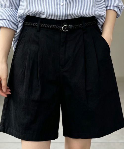 2ly2(トゥーリートゥー)の「ベルト付きタックハーフパンツ(その他パンツ・レディース・ベージュ/ブラック/ホワイト/ブルー・FREE)」の16枚目の写真