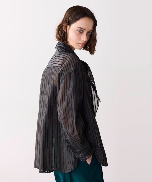 Marilyn Moon(マリリンムーン)の「sheer velour 2way tie shirt(シャツ/ブラウス・レディース・ブラック/グレー/グリーン・FREE)」の5枚目の写真