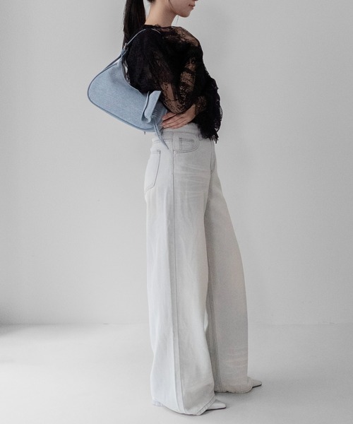 on:nue（オンニュ）の「【on:nue】[ミニポーチ/肩紐付] ハーフムーンショルダーバッグ /26-27 AW COLLECTION（ショルダーバッグ・レディース・ブラック/ベージュ/ブルー/アイボリー・FREE）」の22枚目の写真