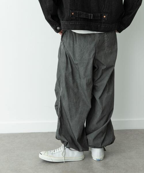 URBAN RESEARCH Sonny Label（アーバンリサーチサニーレーベル）の「ARMY TWILL　UNEVEN DYEING OVER PANTS（その他パンツ・メンズ・チャコールグレー・MEDIUM）」の5枚目の写真