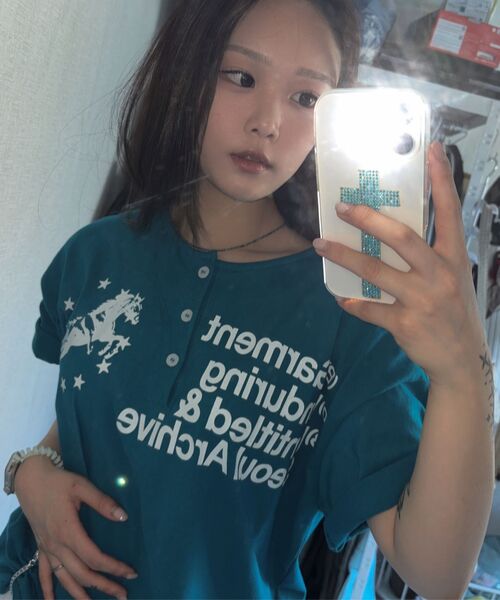 UNTITLED SEOUL（アンタイトル ソウル）の「ユニコーン ヘンリーネック クロップ 半袖 フル ブルー（Tシャツ/カットソー・レディース・その他・SMALL/MEDIUM）」の6枚目の写真