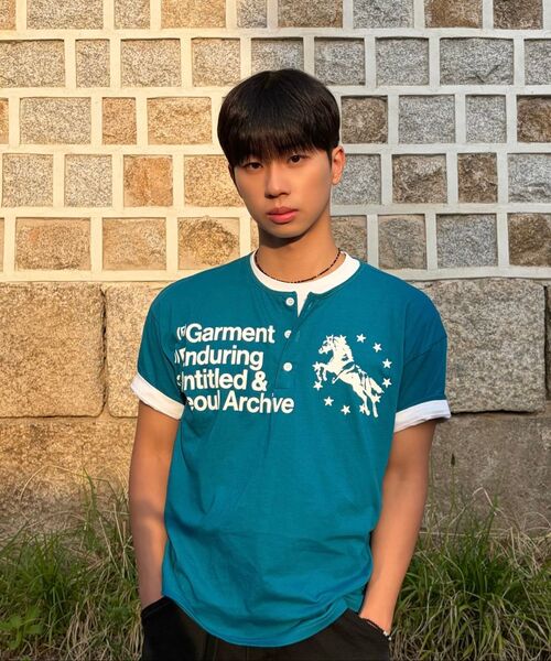 UNTITLED SEOUL（アンタイトル ソウル）の「ユニコーン ヘンリーネック クロップ 半袖 フル ブルー（Tシャツ/カットソー・レディース・その他・SMALL/MEDIUM）」の3枚目の写真