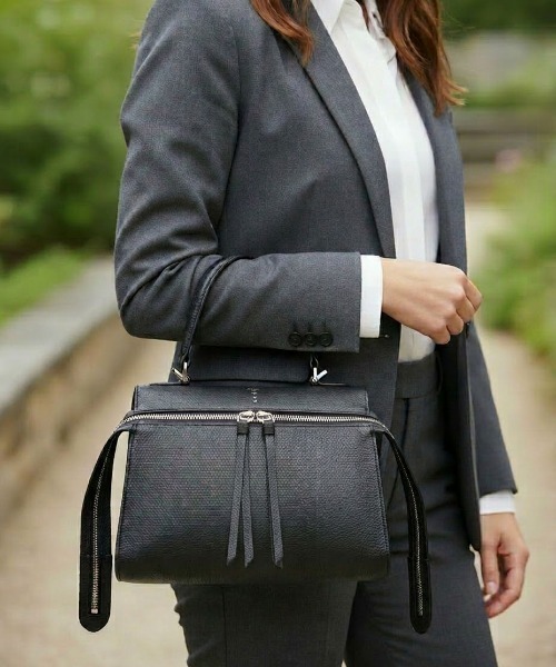 ASH(アッシュ)の「【no:rae / ノラエ】CM24 2WAYハンドバッグ(ハンドバッグ・レディース・アイボリー/ブラック・ONE SIZE)」の11枚目の写真