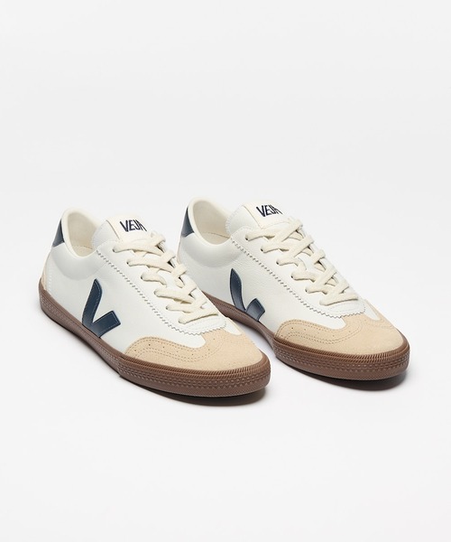 VEJA(ヴェジャ)の「VEJA Volley レザースニーカー(スニーカー・レディース・ホワイト×ブルー・41/26.5cm/42/27cm/43/28cm)」の3枚目の写真