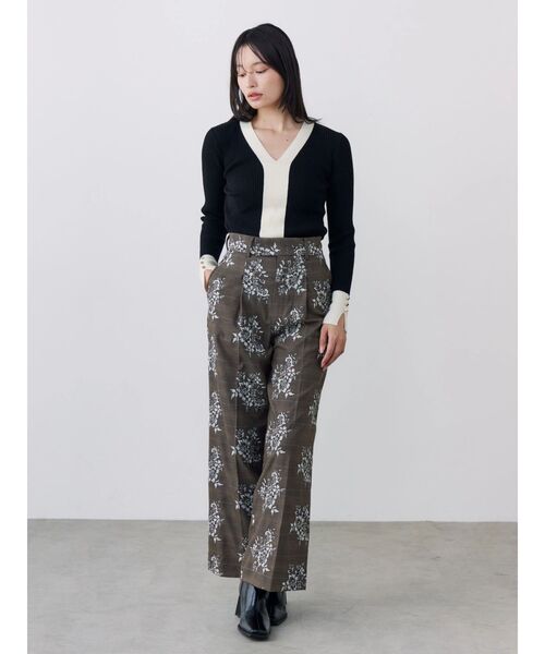 TONAL(トーナル)の「ウォッシャブルウールVネックニット(ニット/セーター・レディース・ライトブルー/オフホワイト/ブラック/ピンク/グレー・MEDIUM)」の18枚目の写真
