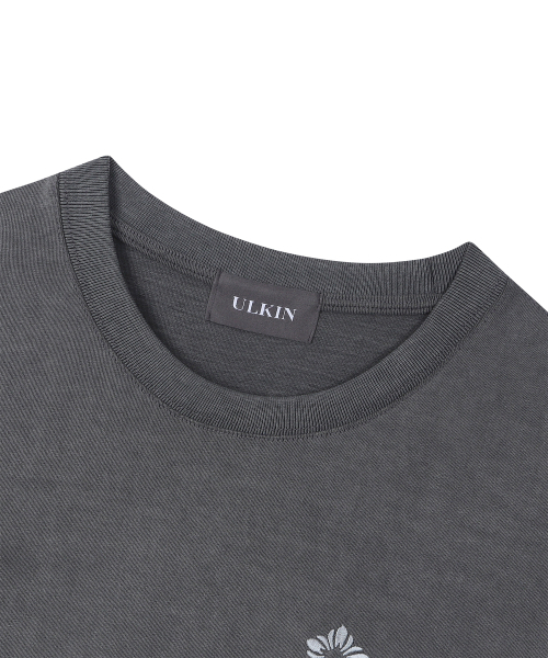 ULKIN(ウルキン)の「ムグン刺繍ピグメント半袖Tシャツ_ヴィンテージチャコール(Tシャツ/カットソー・レディース・チャコール・ONE SIZE)」の3枚目の写真