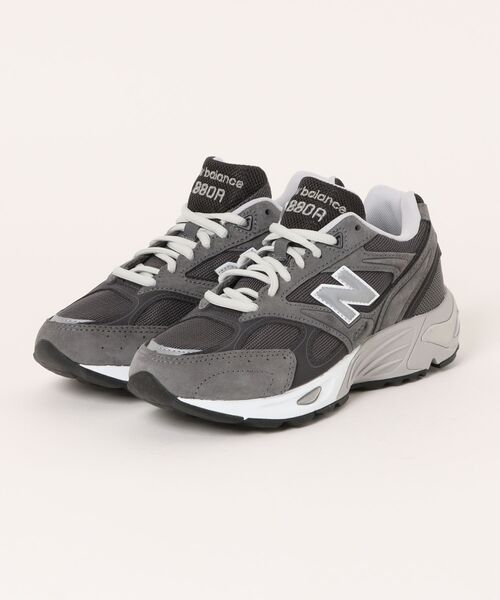 NEW BALANCE(ニューバランス)の「NEW BALANCE ニューバランス U880R 3TR(D) U880R U880R 3TR GRAY(3TR)(スニーカー・メンズ・グレー・27.5cm/29.0cm/28.5cm/28.0cm/24.5cm/24.0cm/23.5cm/23.0cm/22.5cm/27.0cm/26.5cm/26.0cm/25.5cm/25.0cm)」の1枚目の写真