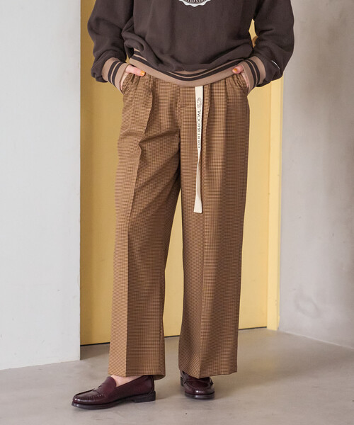 FREAK'S STORE(フリークスストア)の「FRUIT OF THE LOOM×FREAK'S STORE/フルーツオブザルーム 別注 チェック柄 タックワイドパンツ(スラックス・レディース・チャコール/ブラウン/ベージュ・SMALL/MEDIUM)」の11枚目の写真