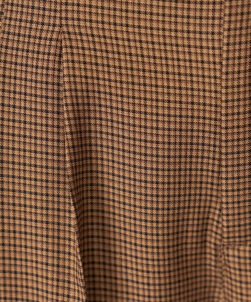 FREAK'S STORE(フリークスストア)の「FRUIT OF THE LOOM×FREAK'S STORE/フルーツオブザルーム 別注 チェック柄 タックワイドパンツ(スラックス・レディース・チャコール/ブラウン/ベージュ・SMALL/MEDIUM)」の18枚目の写真
