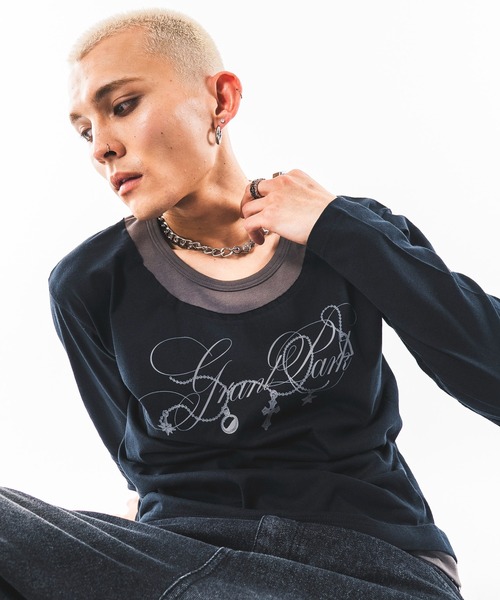 SHORT ROUND(ショートラウンド)の「SHORT ROUND/【26年秋冬新作】UネックレイヤードグラフィックT(LS)(Tシャツ/カットソー・メンズ・ホワイト系その他/ブラック系その他・LARGE/MEDIUM)」の8枚目の写真