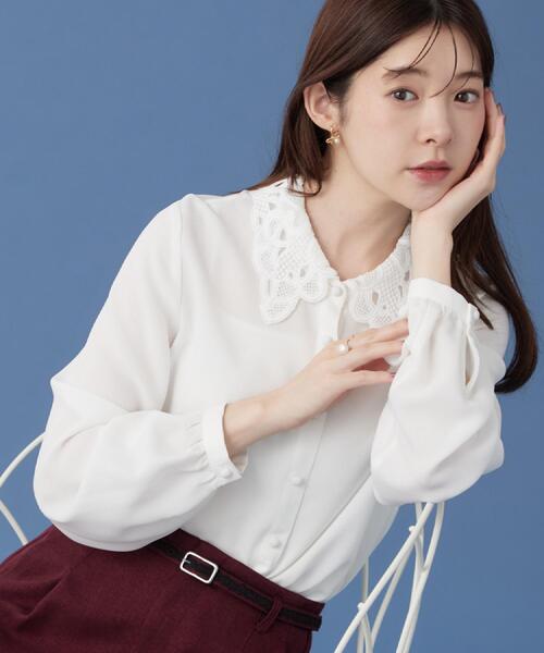 couture brooch(クチュールブローチ)の「【お顔まわり彩る】レース衿ジョーゼットブラウス(シャツ/ブラウス・レディース・オフホワイト/ネイビー系4/ブラック・38/36/40/42)」の2枚目の写真