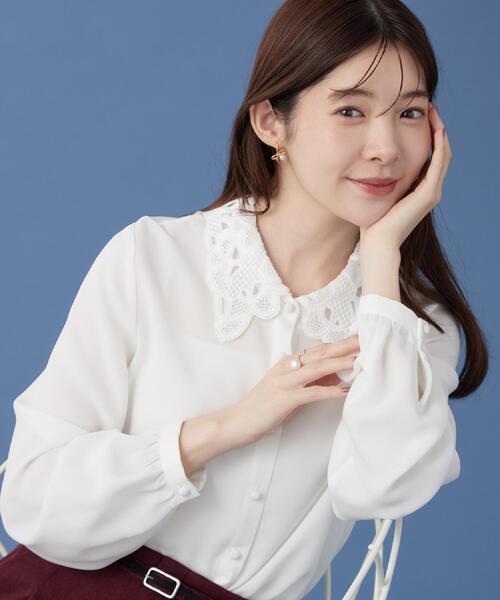 couture brooch(クチュールブローチ)の「【お顔まわり彩る】レース衿ジョーゼットブラウス(シャツ/ブラウス・レディース・オフホワイト/ネイビー系4/ブラック・38/36/40/42)」の4枚目の写真