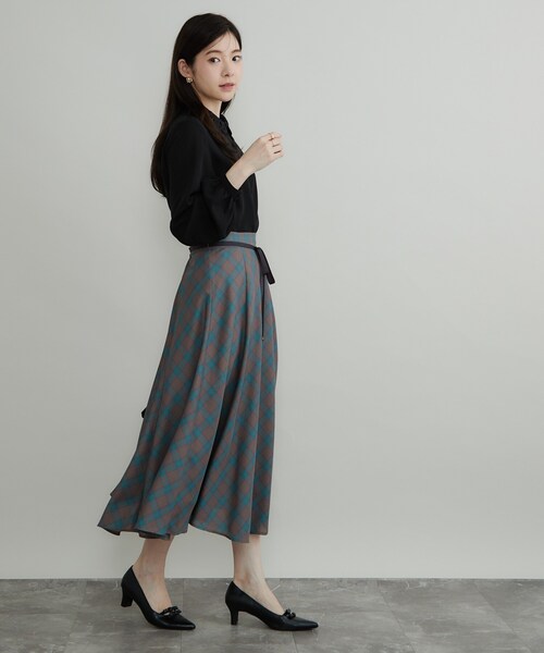 couture brooch(クチュールブローチ)の「【お顔まわり彩る】レース衿ジョーゼットブラウス(シャツ/ブラウス・レディース・オフホワイト/ネイビー系4/ブラック・38/36/40/42)」の6枚目の写真