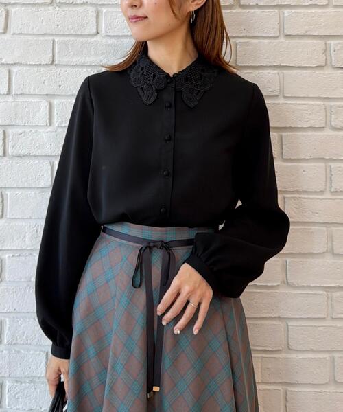 couture brooch(クチュールブローチ)の「【お顔まわり彩る】レース衿ジョーゼットブラウス(シャツ/ブラウス・レディース・オフホワイト/ネイビー系4/ブラック・38/36/40/42)」の13枚目の写真